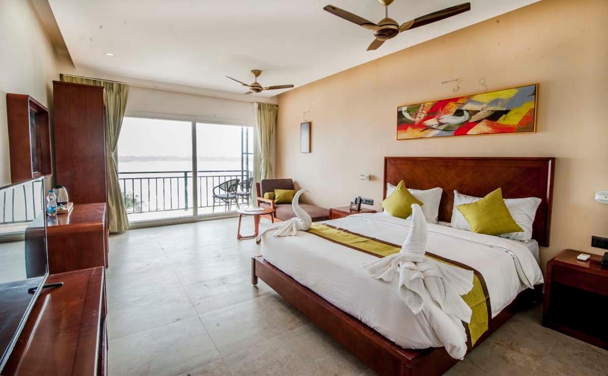 Hotel Sonar Bangla Taki Hasnabad Ngoại thất bức ảnh